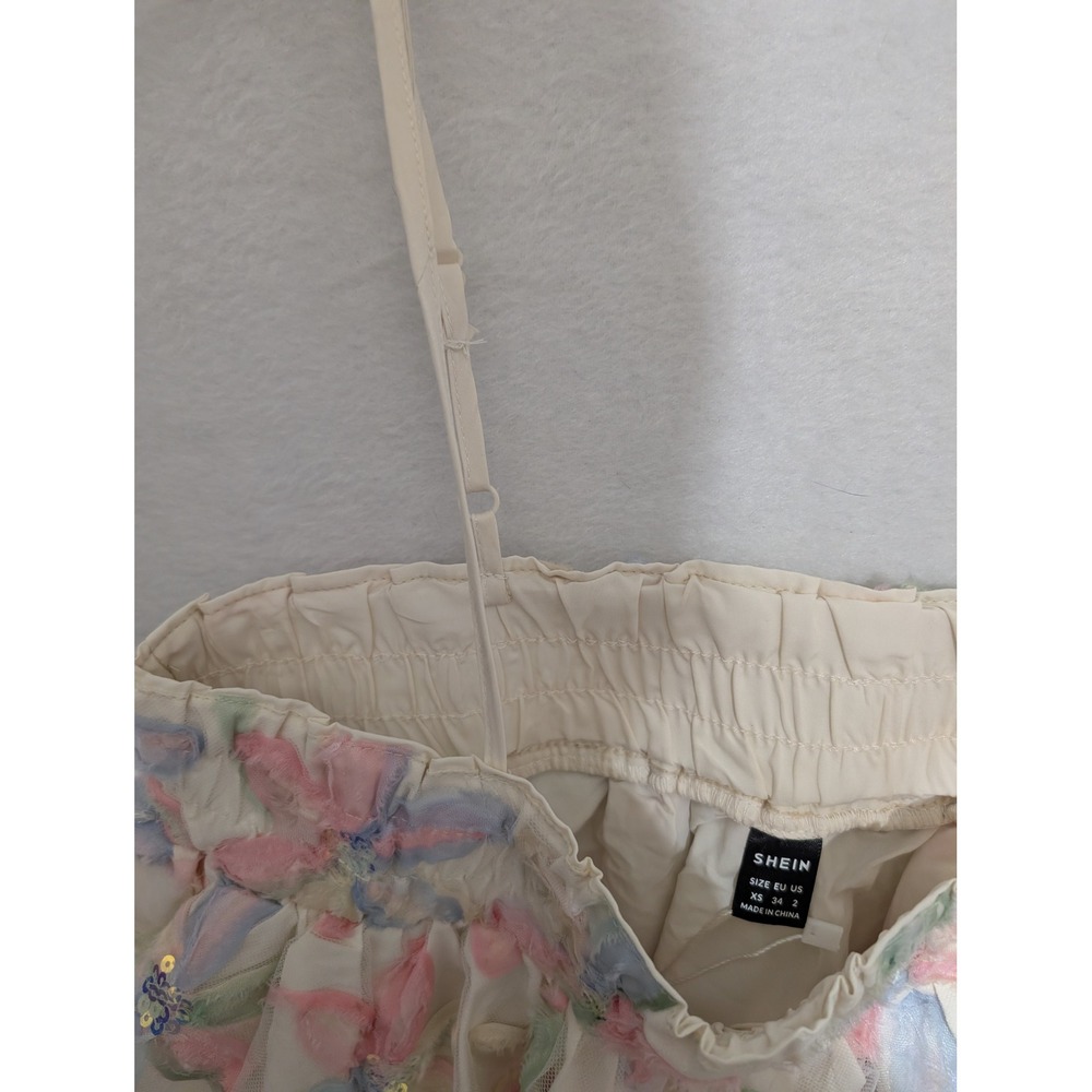 SHEIN Floral Applique Cami Top Cream Pastel Sequin Mesh 3D Flower XS NEW - Picture 3 of 4